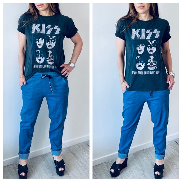 PARIS FABULOUS KISS GRAPHIC TEE - Picture 2 of 7